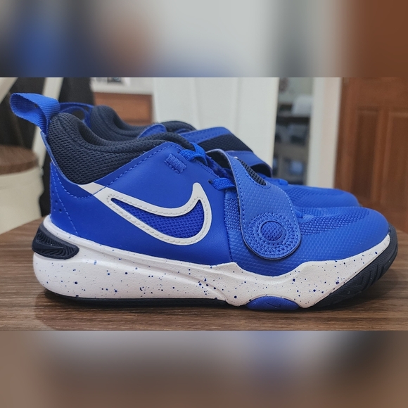 Nike Other - Nike sneakers in royal blue